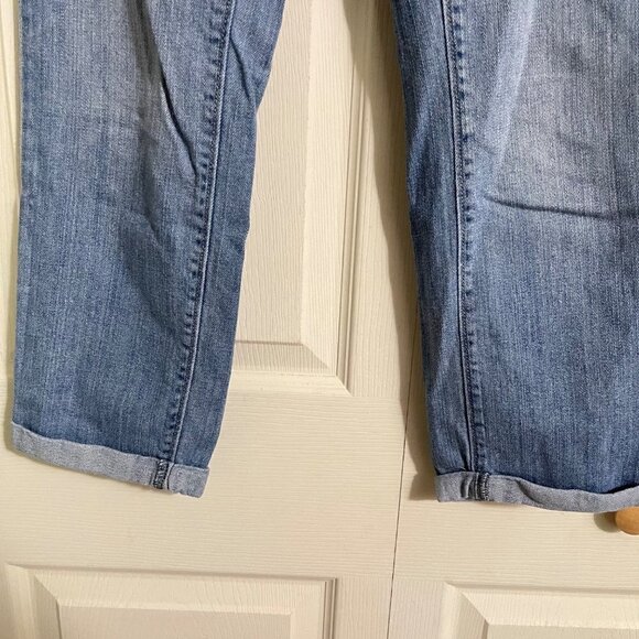 GAP Premium Womens Medium Wash Mid Rise Rolled Cuff Relaxed Ankle Jeans Sz 4/27 - Picture 5 of 8